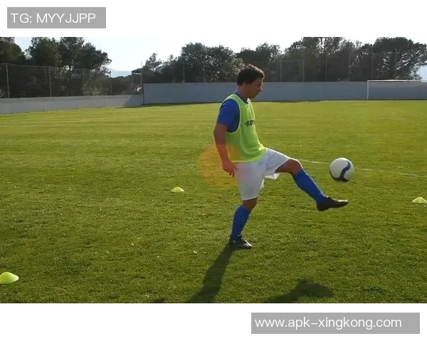 掌握足球颠球技巧提升你的球技与自信心的全面指南